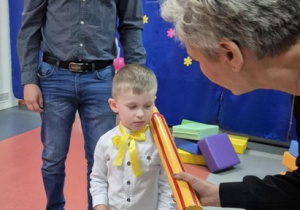 Filip pasowany na przedszkolaka.