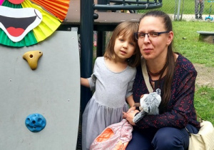 Zosia z mamą.