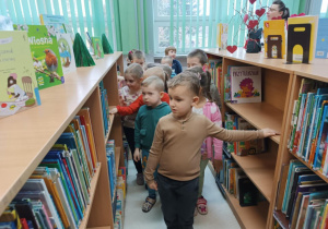 Zwiedzamy bibliotekę