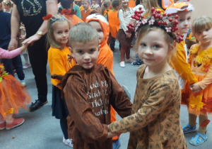 Olek i Sara na balu.