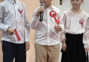 Stanisław recytuje wiersz.