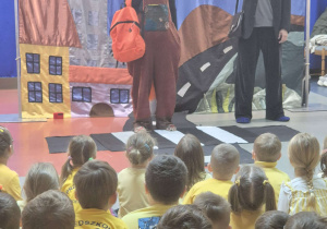 przedstawienie bohatera spektaklu