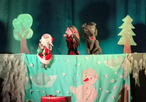 Przedstawienie pt. "Zimowe przygody Bałwanka".