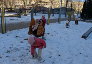 zabawy w śniegu