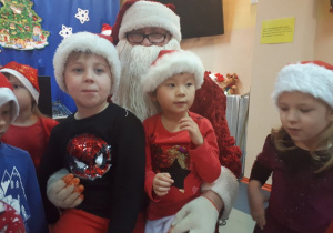 dzieci z Mikołajem