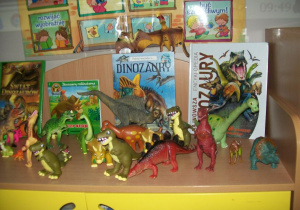 Świat dinozaurów w sali Biedronek.